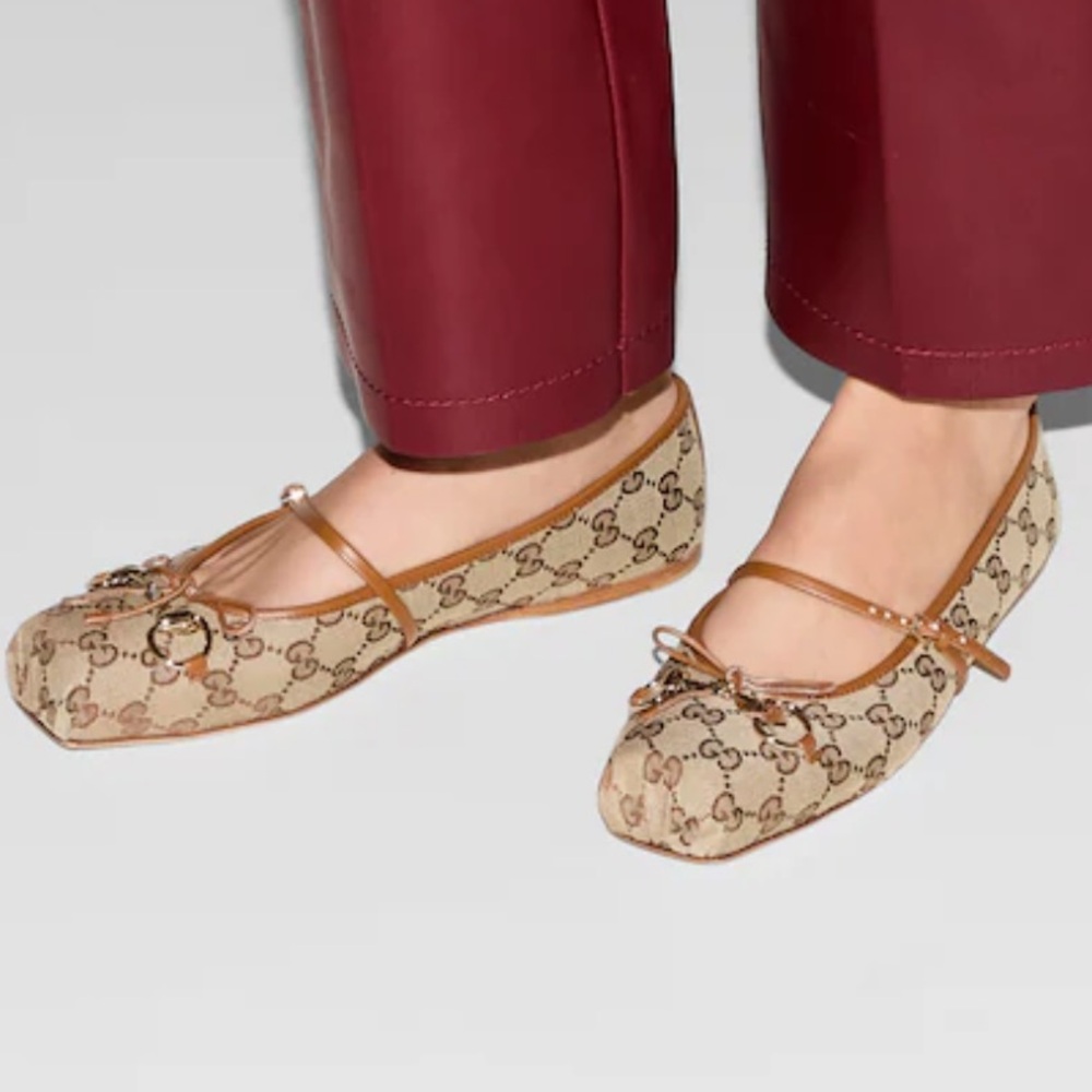 NIB GUCCI SIGNATURE BALLET FLATS💖